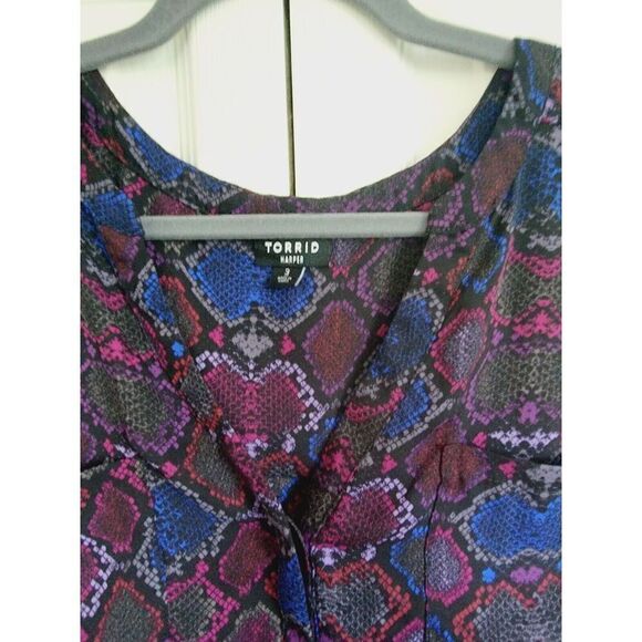 Torrid Harper 3 Multicolored Snake Skin Henley‎ Sleeveless Blouse SZ 3X (22/24) - Picture 3 of 9